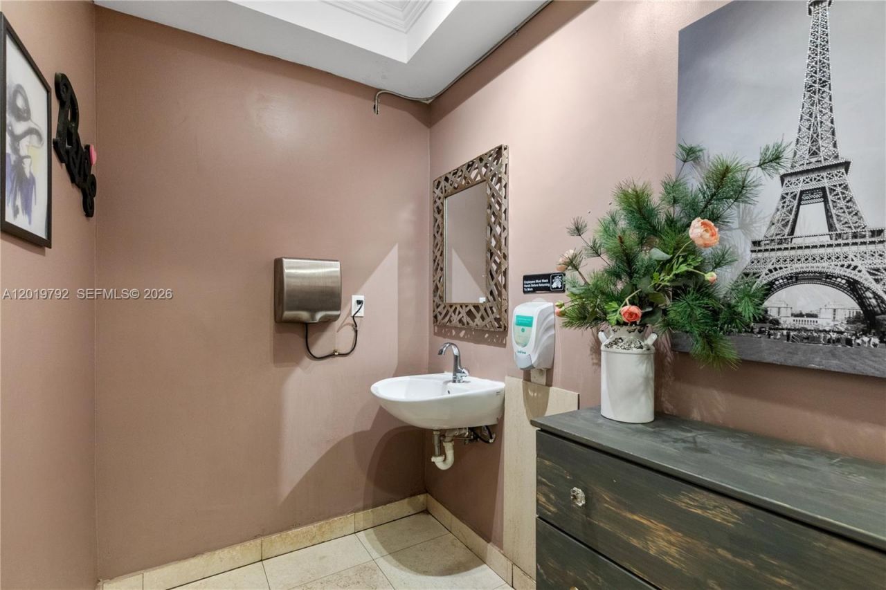 2915 E Las Olas Blvd , Fort Lauderdale, FL 33316 Photo
