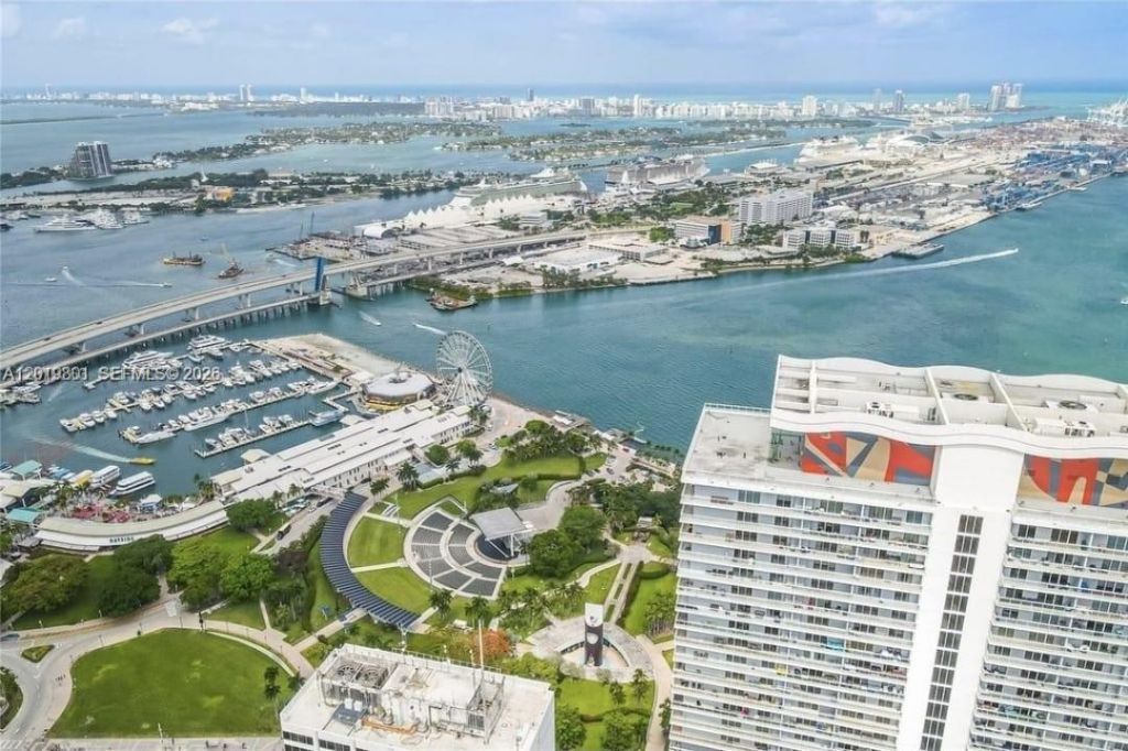 50 Biscayne Blvd, Unit 4106, Miami, FL 33132 Photo
