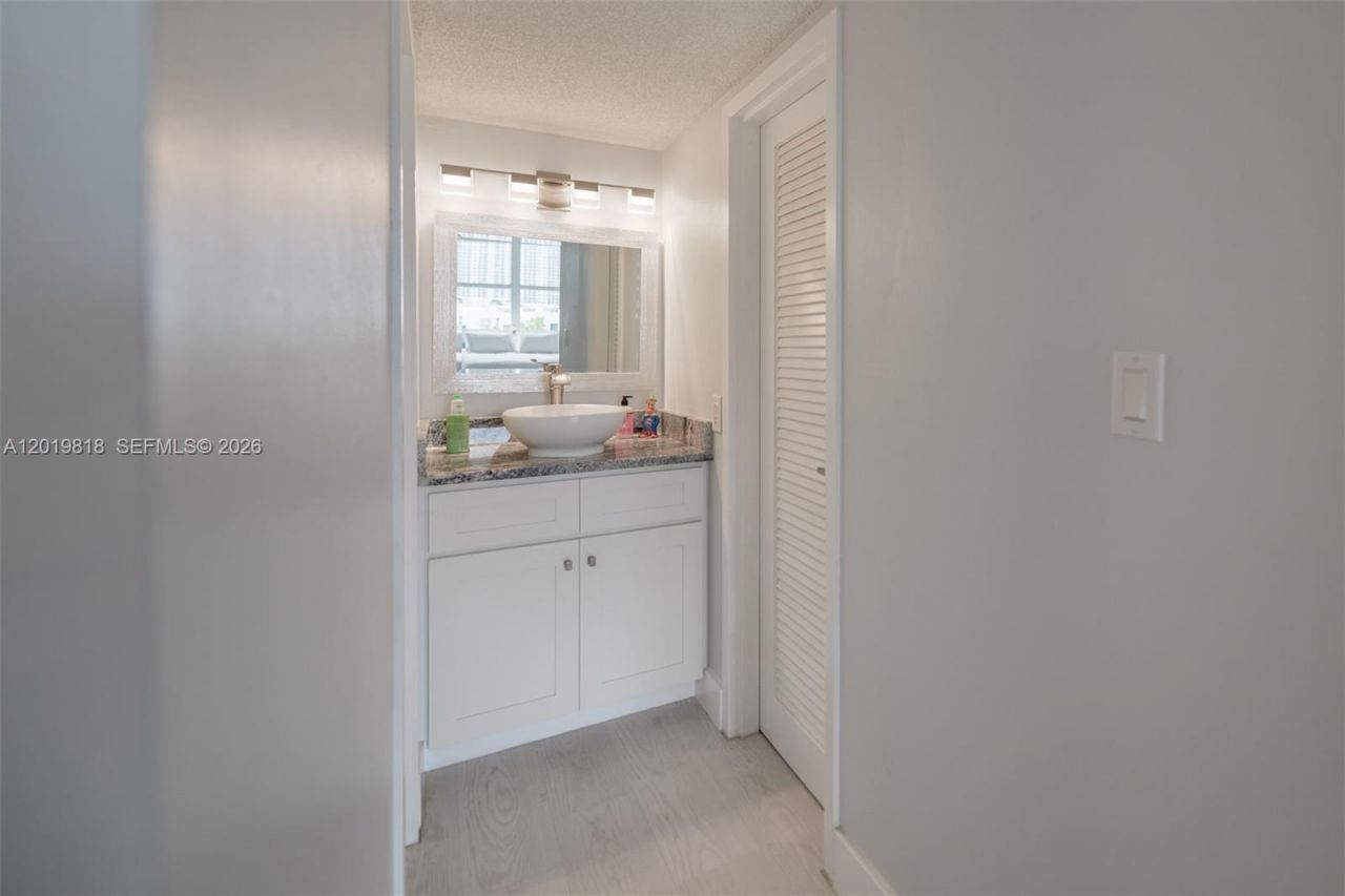 17800 Atlantic Blvd, Unit PH9, Sunny Isles Beach, FL 33160 Photo