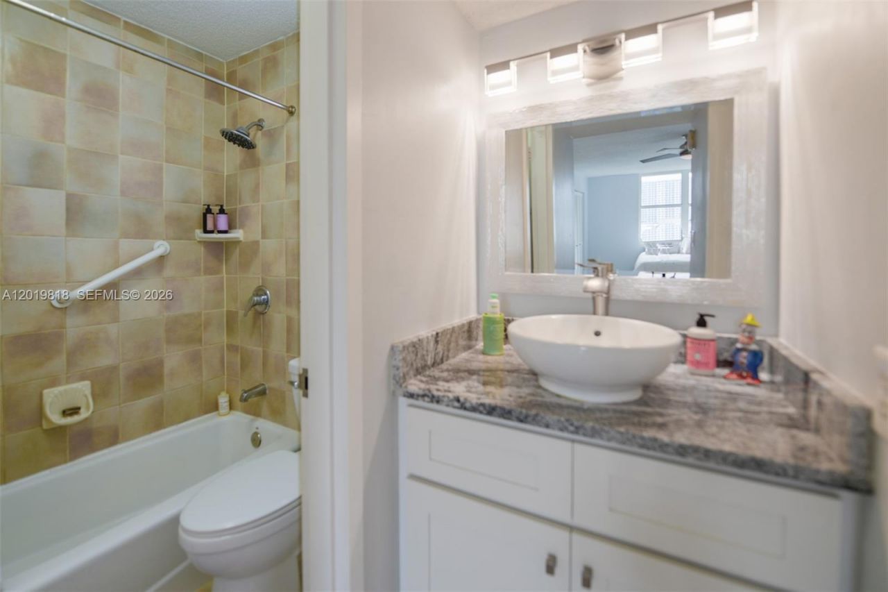 17800 Atlantic Blvd, Unit PH9, Sunny Isles Beach, FL 33160 Photo