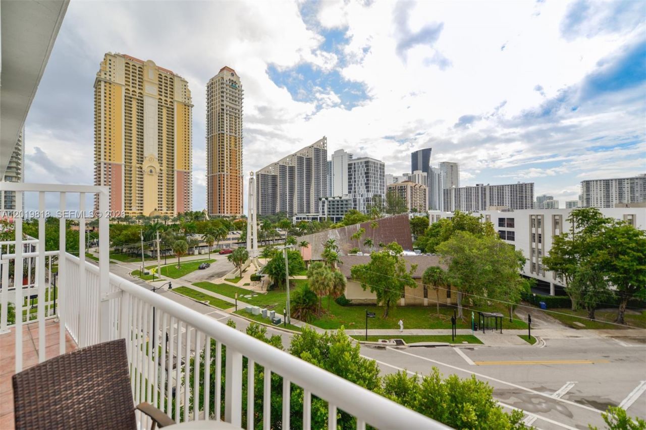 17800 Atlantic Blvd, Unit PH9, Sunny Isles Beach, FL 33160 Photo