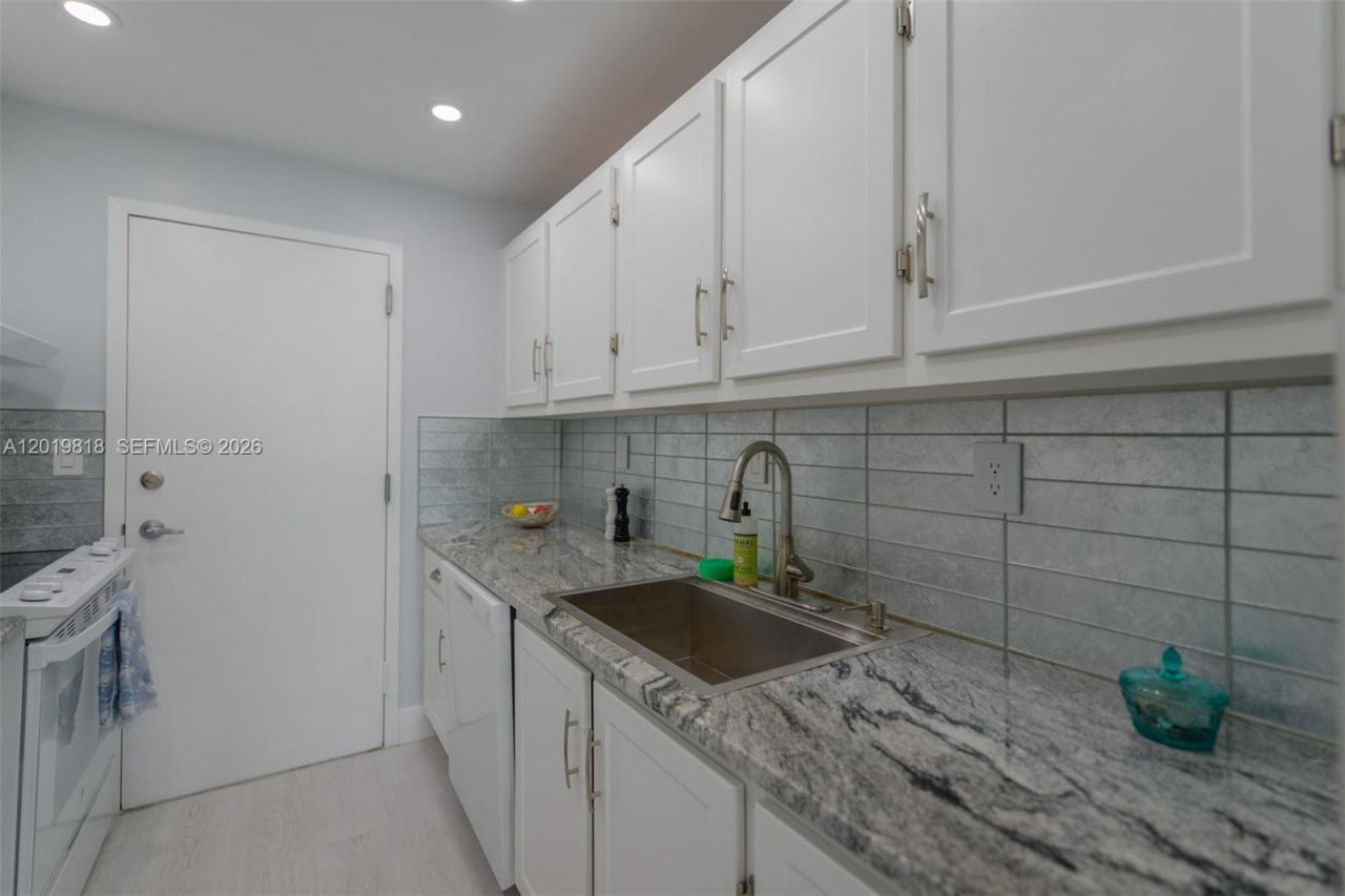 17800 Atlantic Blvd, Unit PH9, Sunny Isles Beach, FL 33160 Photo