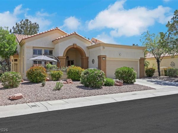 2110 Spring Water Drive , Las Vegas, NV 89134