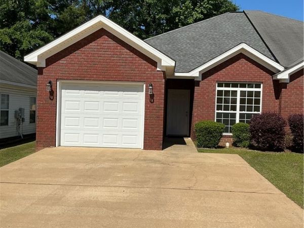 6632 Covington Villas Drive, Tuscaloosa, AL 35405