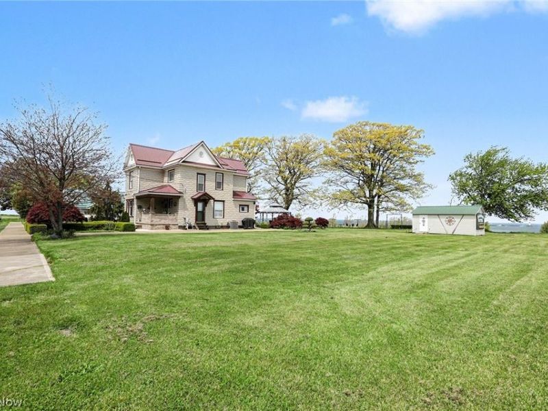 290 Park Avenue, Conneaut, OH 44030 Photo 3