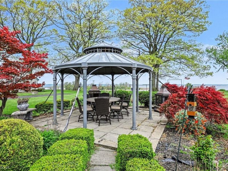 290 Park Avenue, Conneaut, OH 44030 Photo 7