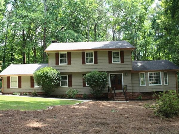 4989 Mountclaire Road , Stone Mountain, GA 30087
