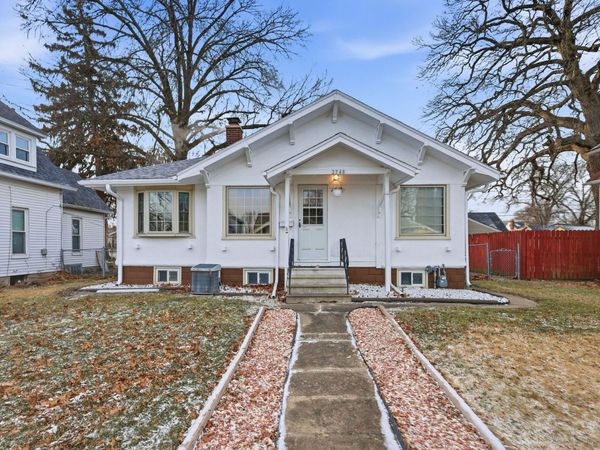 2748 12th Avenue , Moline, IL 61265