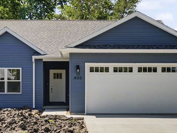 405 E larmon Street , Tolono, IL 61880