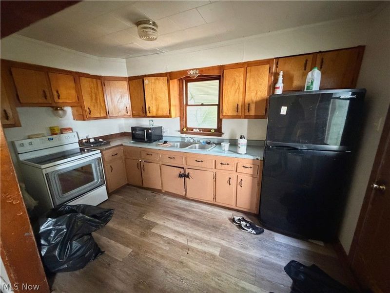 825 Laura Avenue, East Liverpool, OH 43920 Photo 4