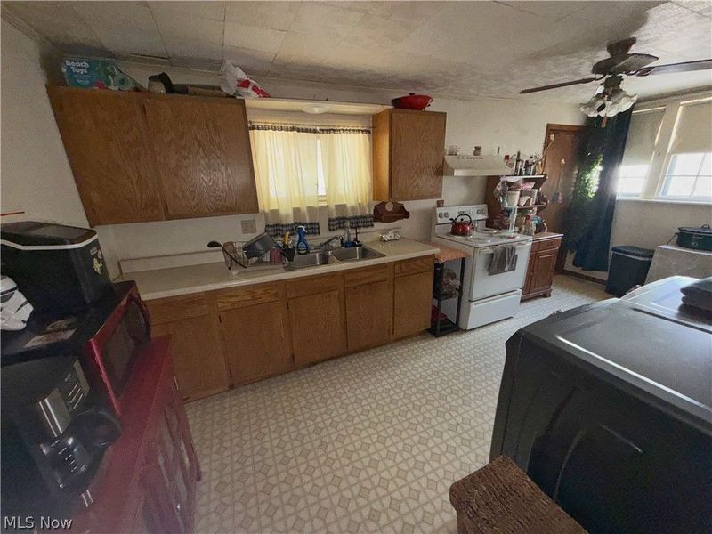 1013 Bradshaw Avenue, East Liverpool, OH 43920 Photo 14