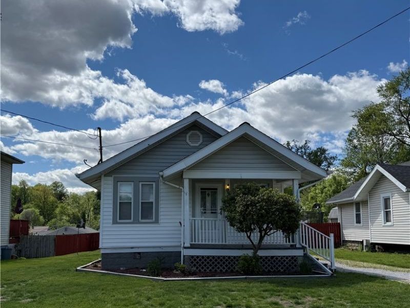 462 Larkin Avenue, Akron, OH 44305 Photo 2