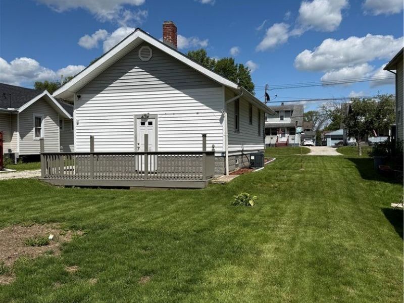 462 Larkin Avenue, Akron, OH 44305 Photo 3