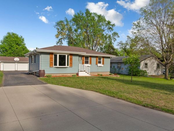 1309 N Washington Avenue, Saint Peter, MN 56082