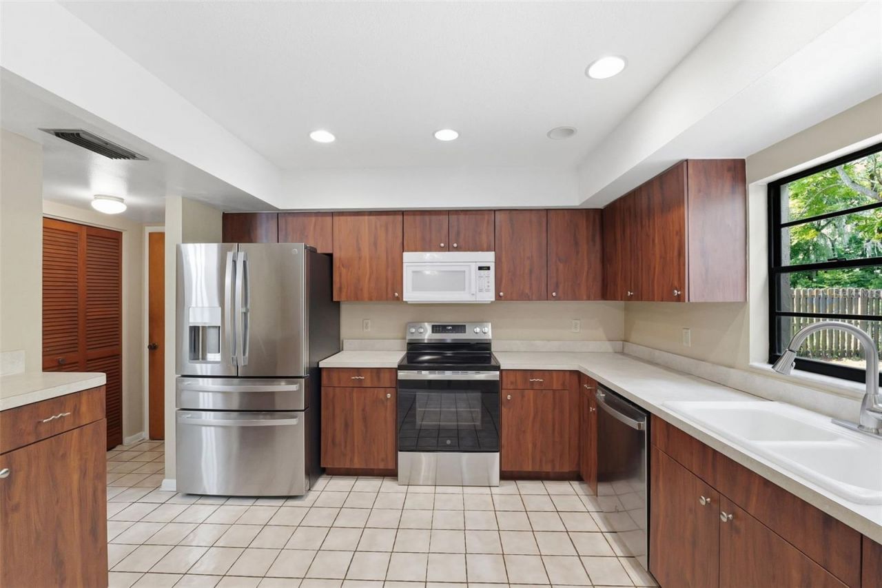14728 Tall Tree Drive , Lutz, FL 33559 Photo