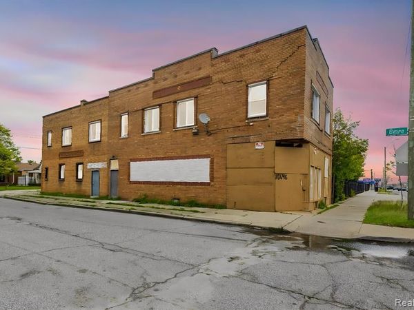18648 W Warren Avenue , Detroit, MI 48228