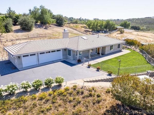 27611 Kiavo Dr, Valley Center, CA 92082