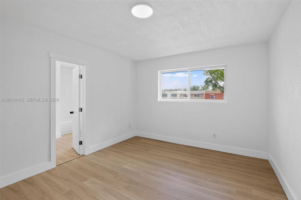 7090 W 2nd Ct, Unit 7090, Hialeah, FL 33014 Photo