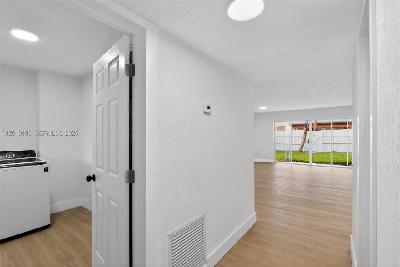 7090 W 2nd Ct, Unit 7090, Hialeah, FL 33014 Photo