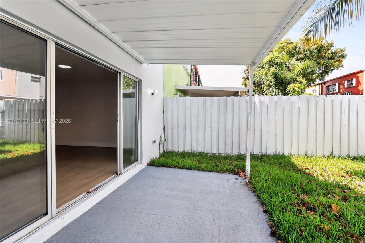 7090 W 2nd Ct, Unit 7090, Hialeah, FL 33014 Photo