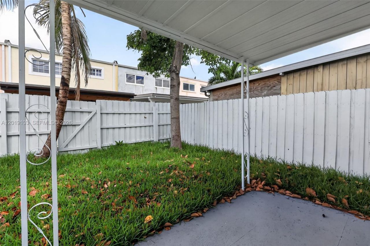 7090 W 2nd Ct, Unit 7090, Hialeah, FL 33014 Photo