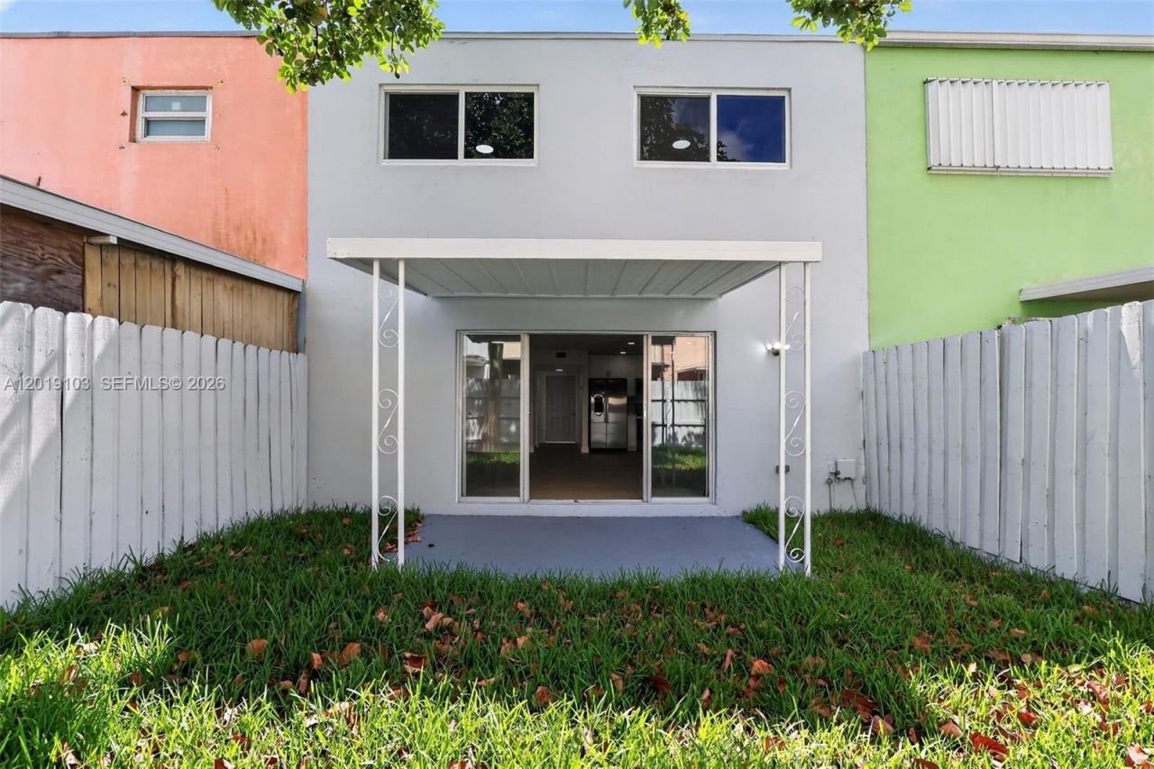 7090 W 2nd Ct, Unit 7090, Hialeah, FL 33014 Photo