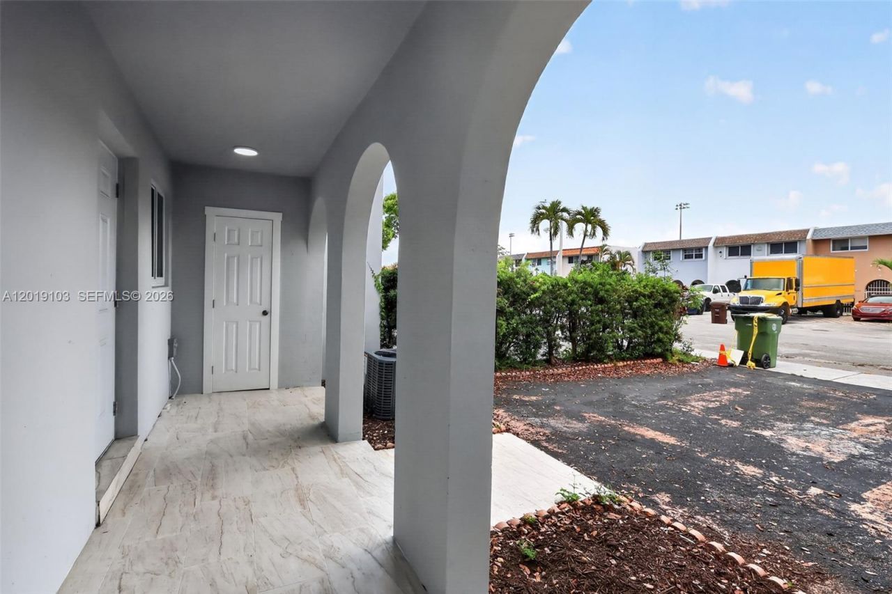 7090 W 2nd Ct, Unit 7090, Hialeah, FL 33014 Photo