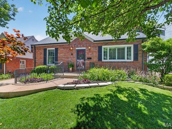 920 Chelsea Avenue , Glendale, MO 63122