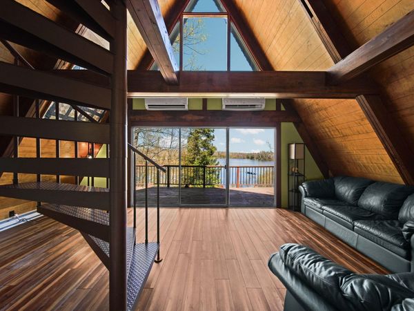 13510 Chippewa Trail, Johannesburg, MI 49751