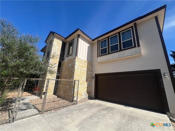 618 Wagon Wheel Drive , Canyon Lake, TX 78133