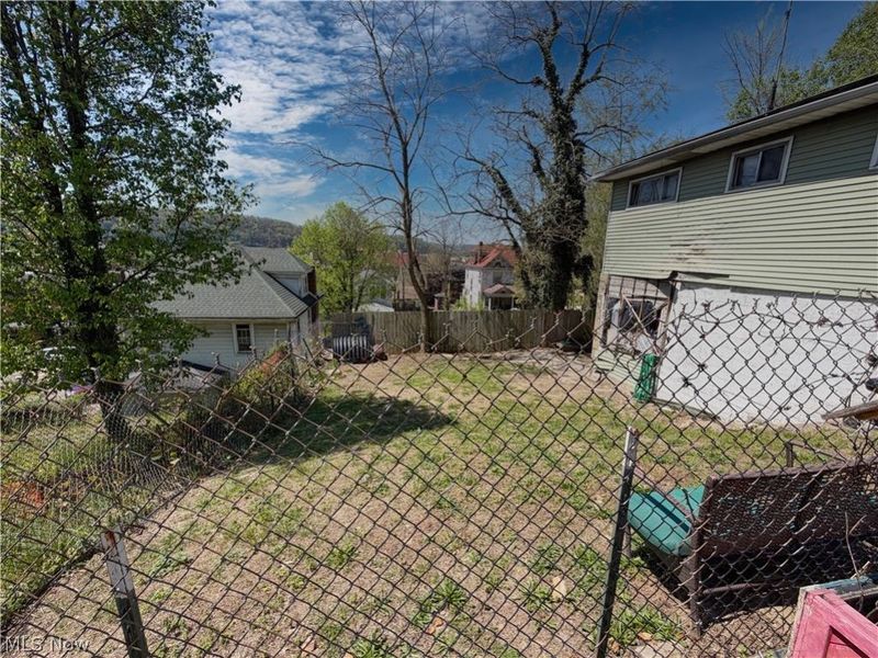 530 Sugar Street, East Liverpool, OH 43920 Photo 2