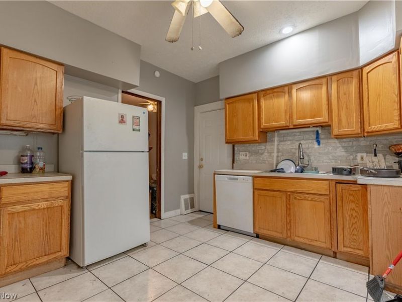 4619 Pearse Avenue, Newburgh Heights, OH 44105 Photo 7