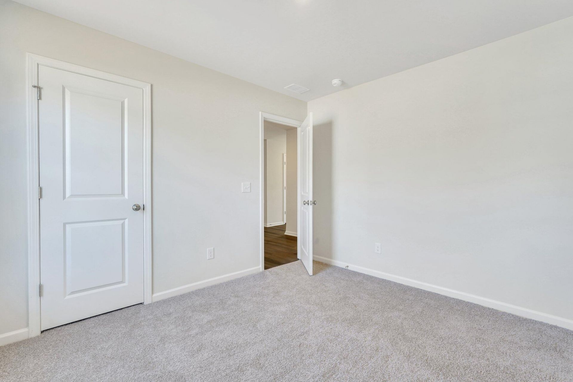 7044 Windham Way Photo 34