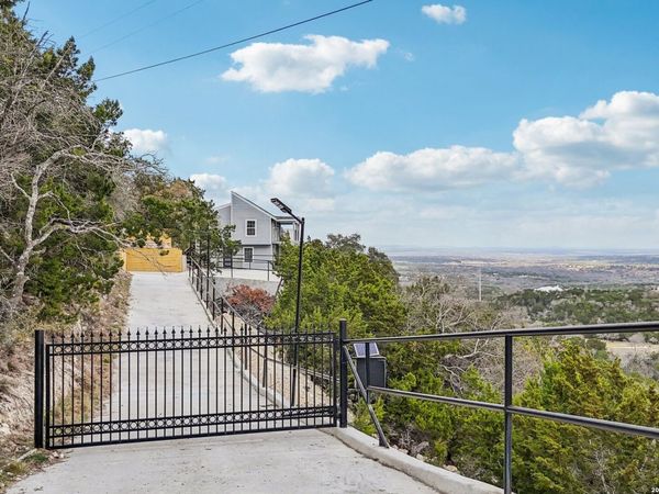 144 SABINE RD, Boerne, TX 78006