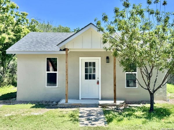 1273 Monterrey Street, Uvalde, TX 78801