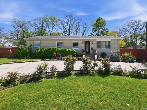 683 Broadway, Brentwood, NY 11717