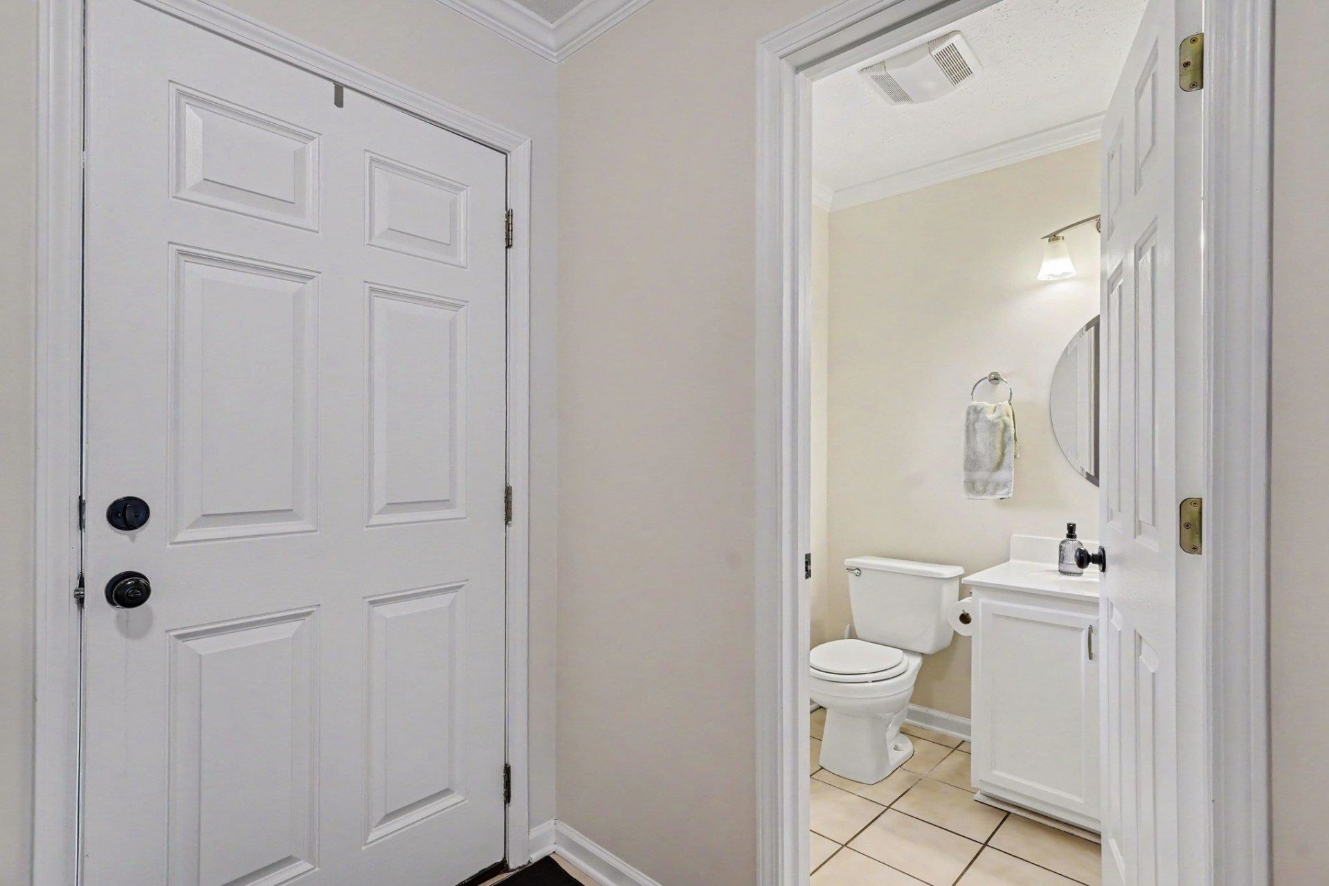 2033 Chadbury Ln.  Photo 11