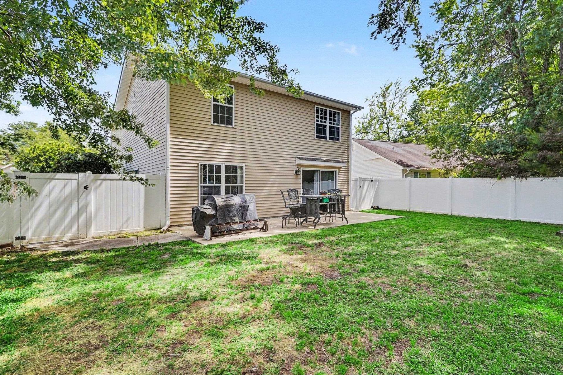 2033 Chadbury Ln.  Photo 26