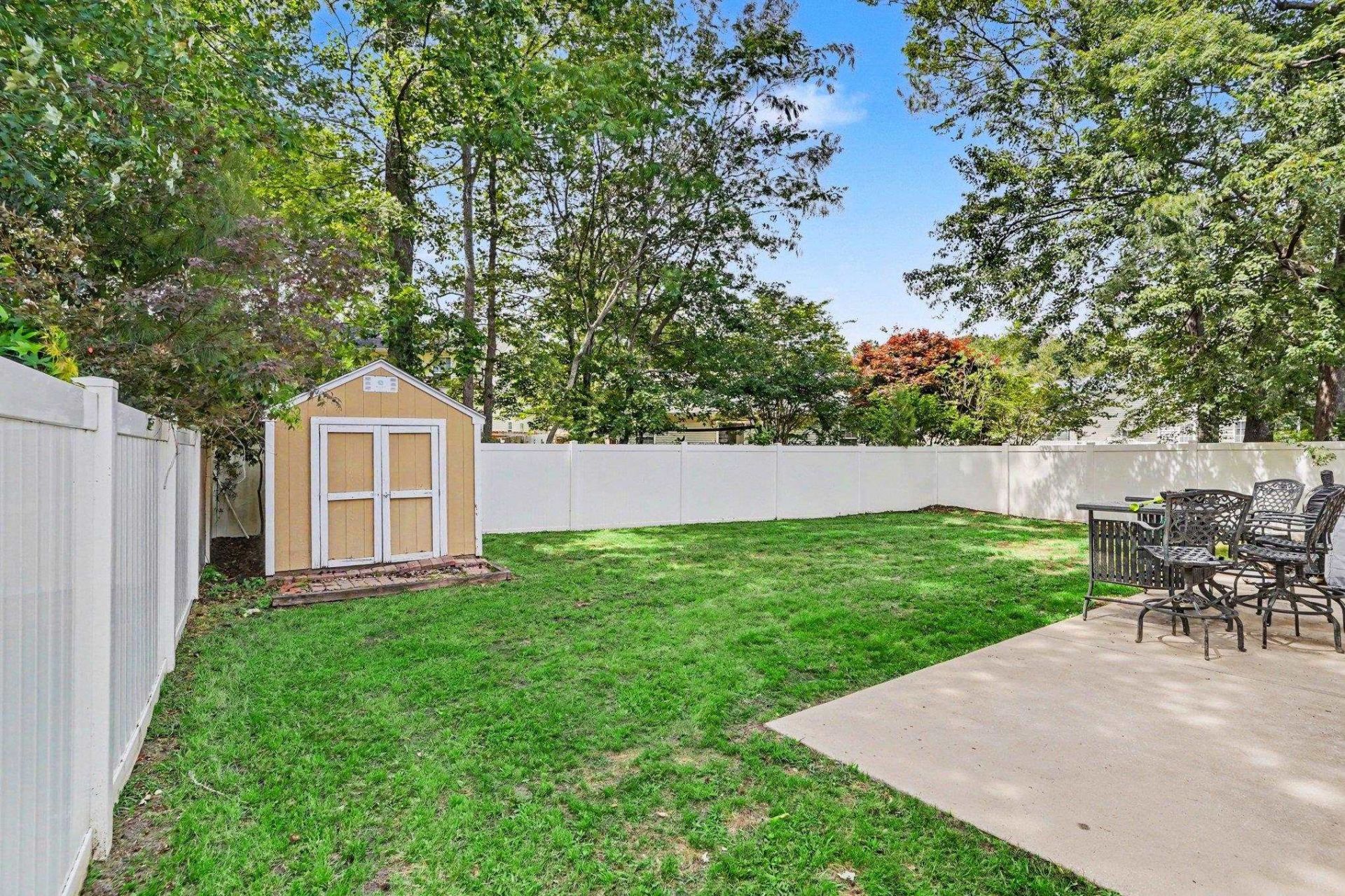 2033 Chadbury Ln.  Photo 27