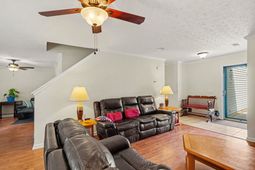 2033 Chadbury Ln.  photo 4
