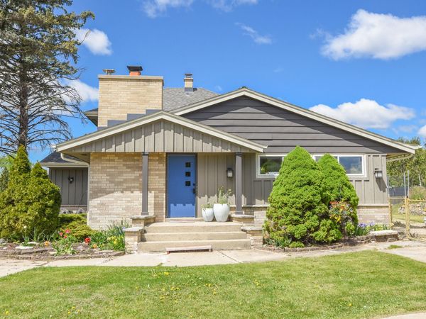 N48W16806 Lisbon Rd, Menomonee Falls, WI 53051
