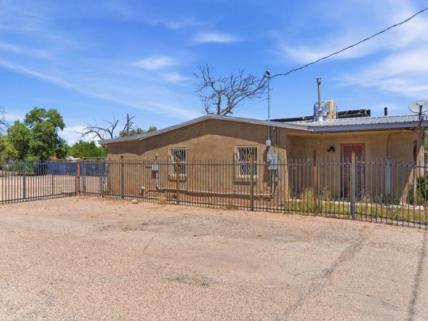 721 Isleta Boulevard SW, Albuquerque, NM 87105