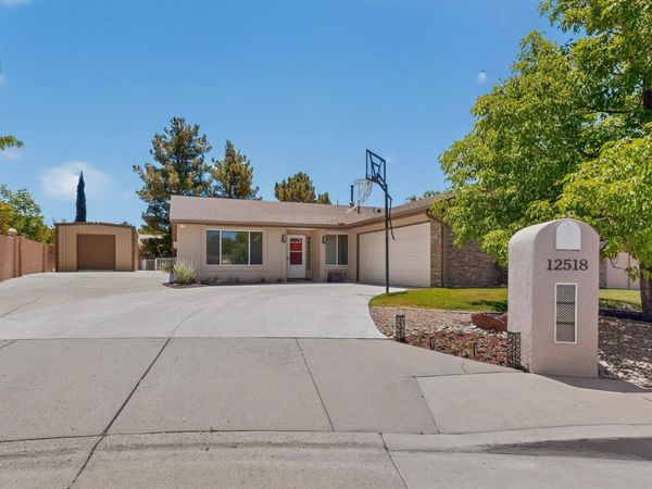 12518 Iroquois Place NE, Albuquerque, NM 87112