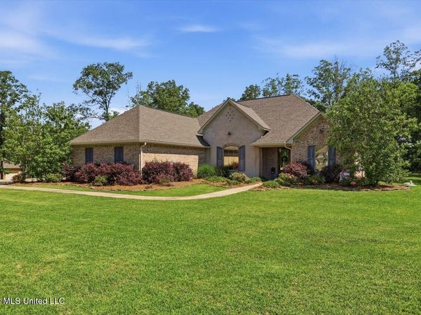 736 Clover Ridge Way, Brandon, MS 39047