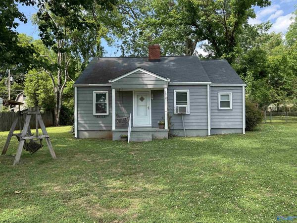 3918 9th Avenue SW, Huntsville, AL 35805