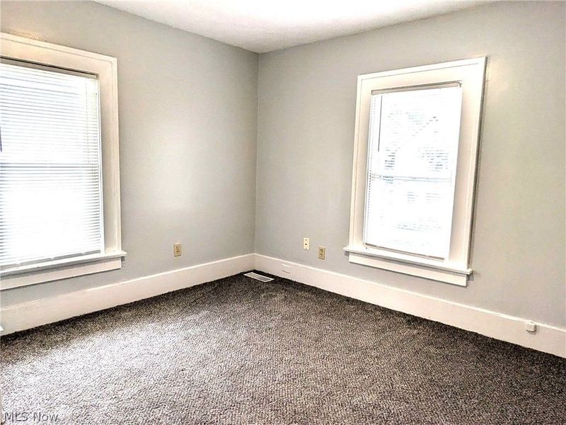 876 Avon Street, Akron, OH 44310 Photo 15