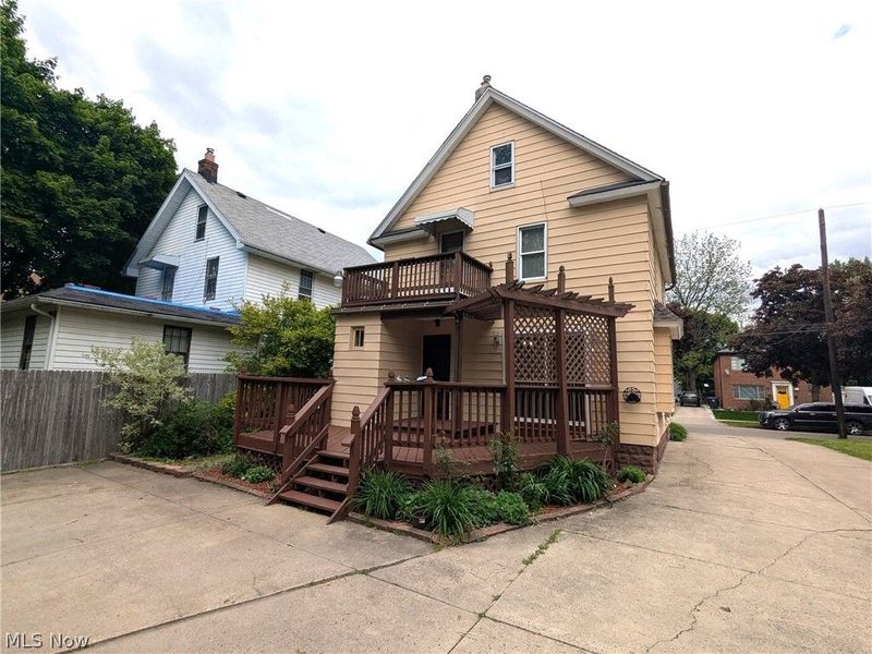 876 Avon Street, Akron, OH 44310 Photo 4