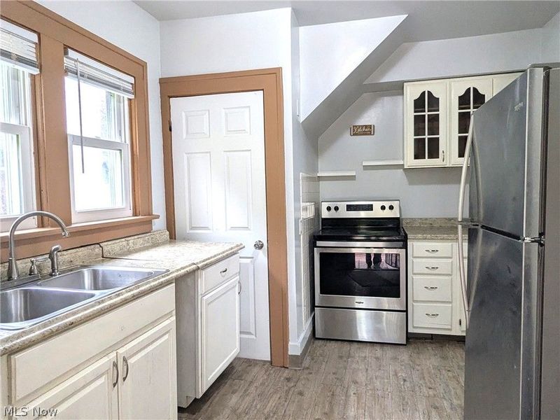 876 Avon Street, Akron, OH 44310 Photo 7