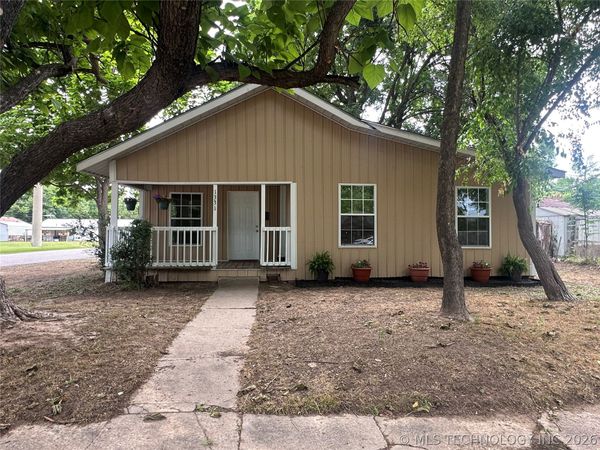 1331 W 7th Street , Okmulgee, OK 74447
