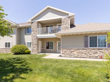240 E Franklin Street, Unit 204, Eldridge, IA 52748